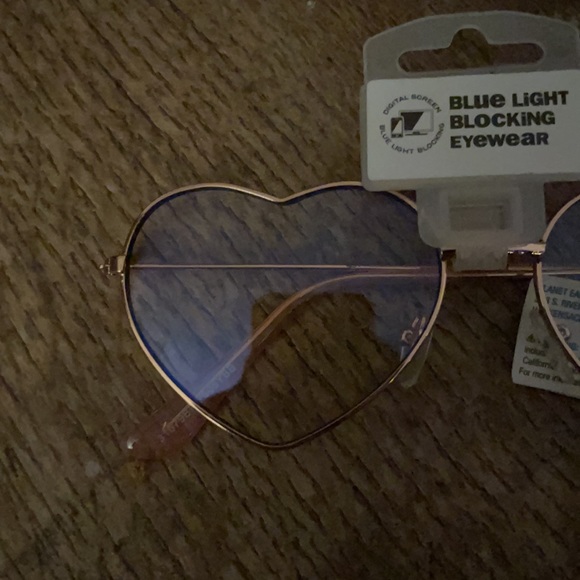 NWT Planet Earth Eyewear Rose Gold/Pink Heart Shaped Sunglasses - Picture 6 of 16